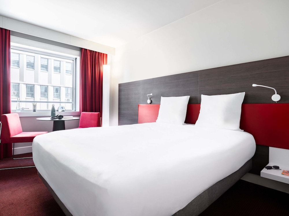 Mercure Paris La Défense Grande Arche 22/80