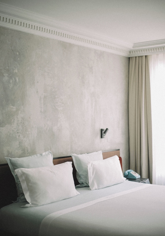 Hotel Les Bains Paris 27/77