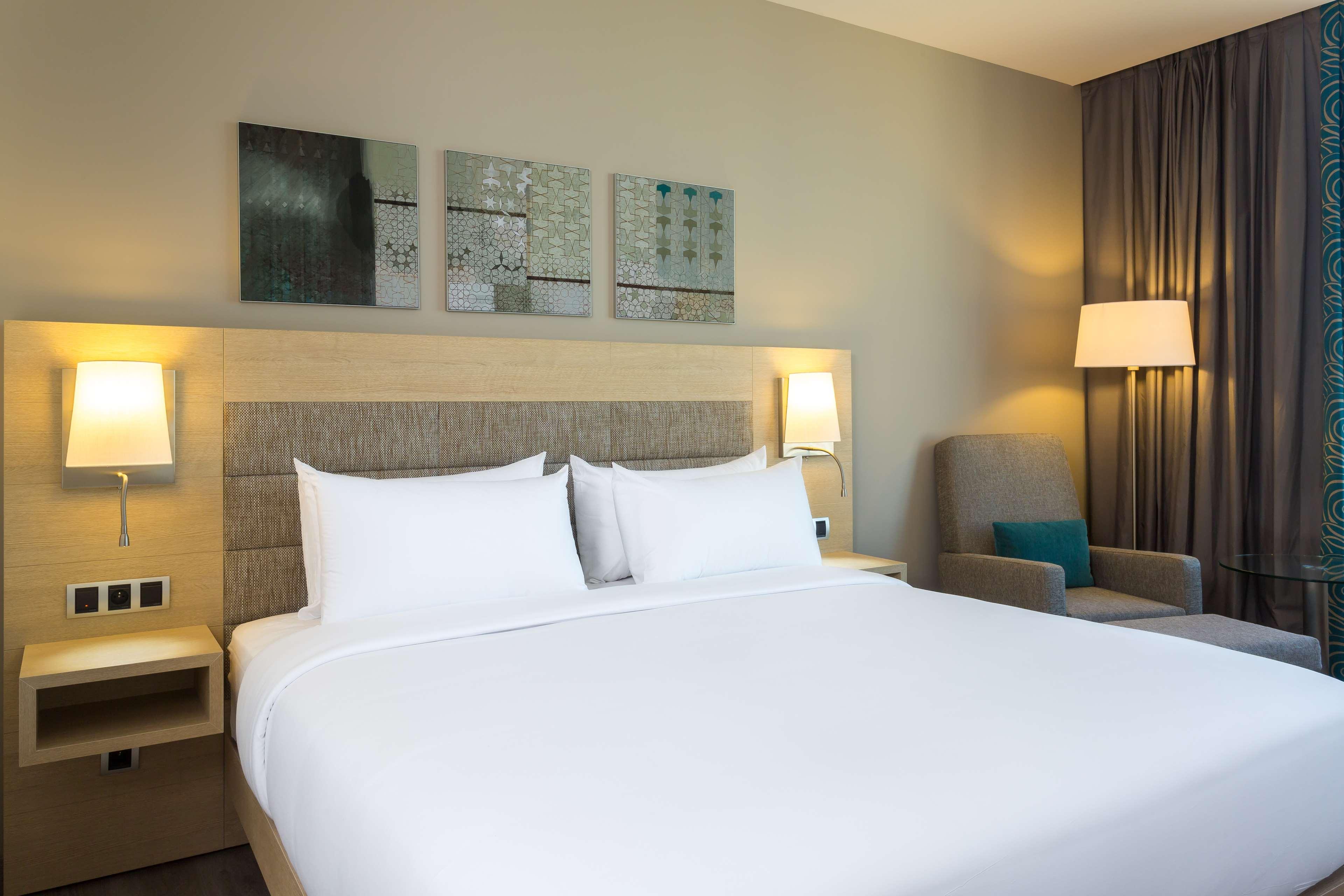 غرفة بسرير مزدوج بإطلالة على البحر، Hilton Garden Inn Tanger City Center 2/3
