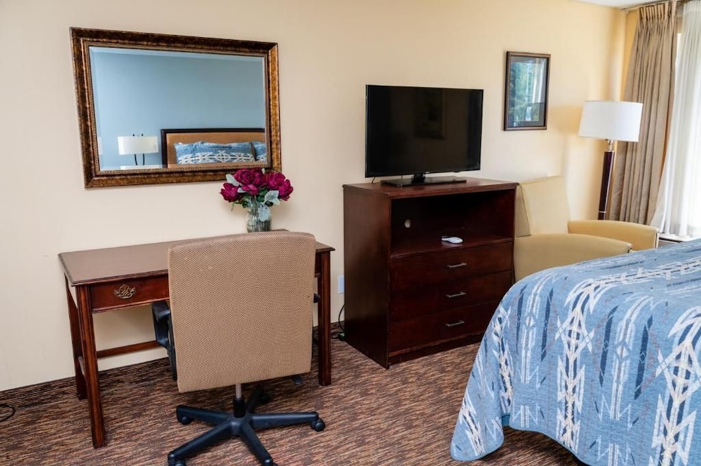 Columbia Gorge Inn 43/57