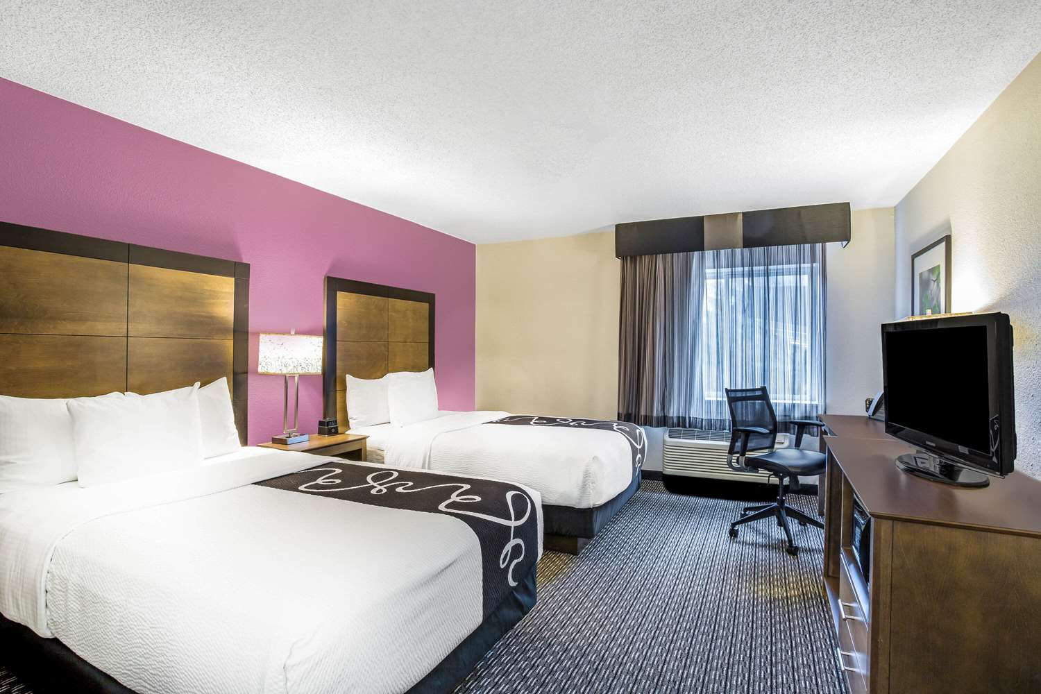 La Quinta Inn & Suites by Wyndham Hartford - Bradley Airport 17/47