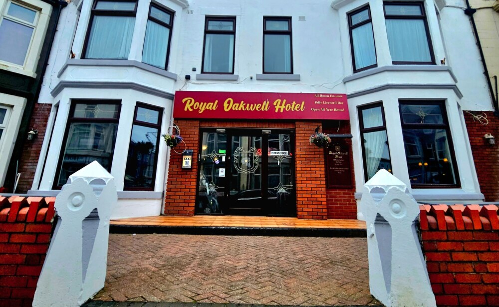 Royal Oakwell Hotel 2/52
