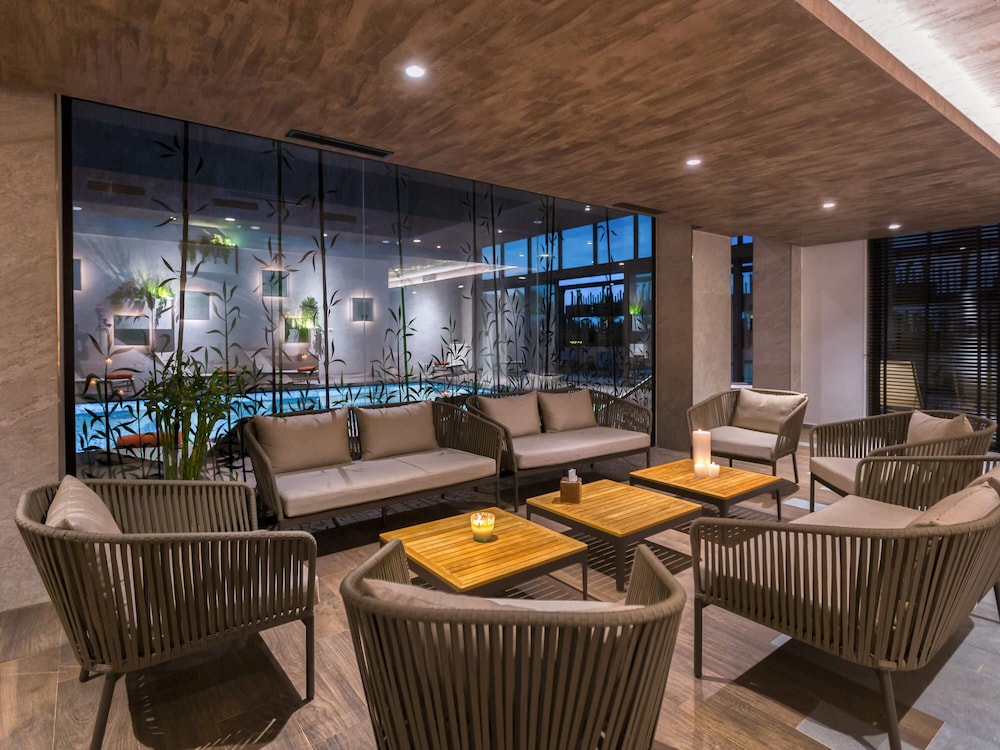 Movenpick Hotel du Lac Tunis 56/72