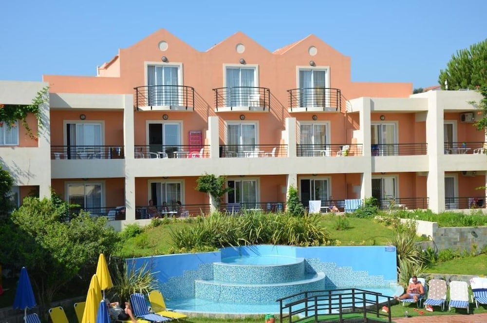 Pegasus Hotel 1/50