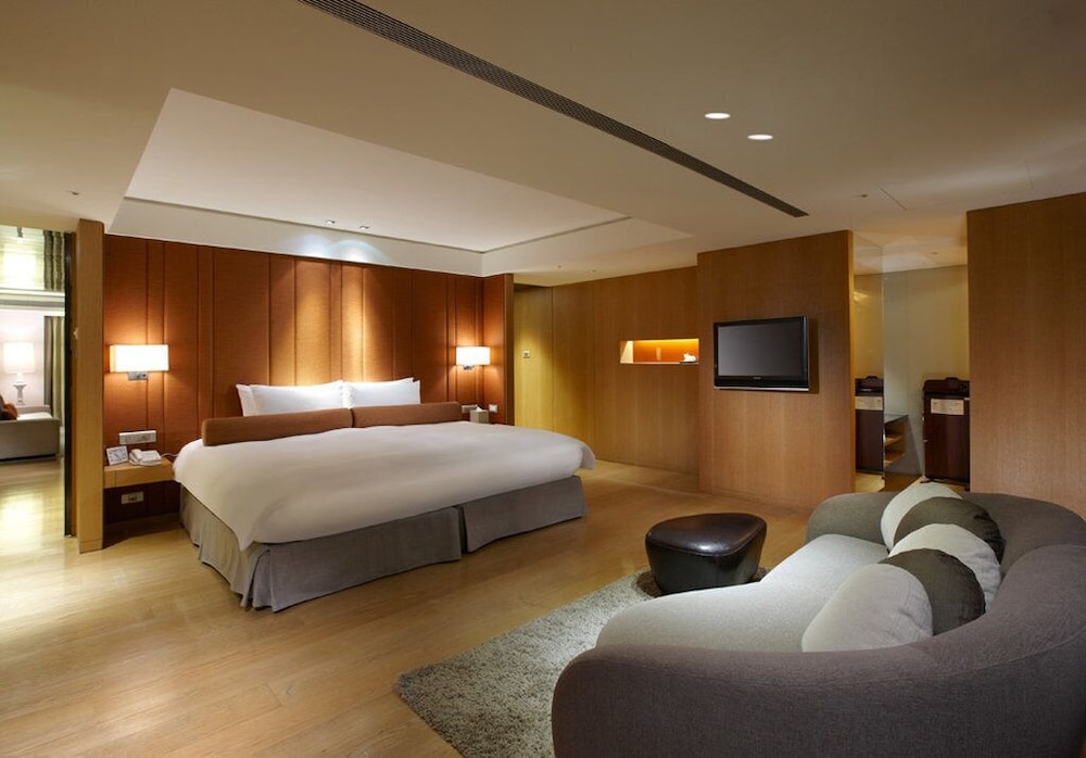 Hotel Royal Nikko Taipei 24/92