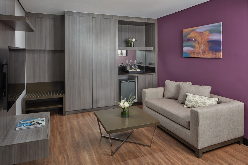 F1 Hotel Manila BGC 43/65