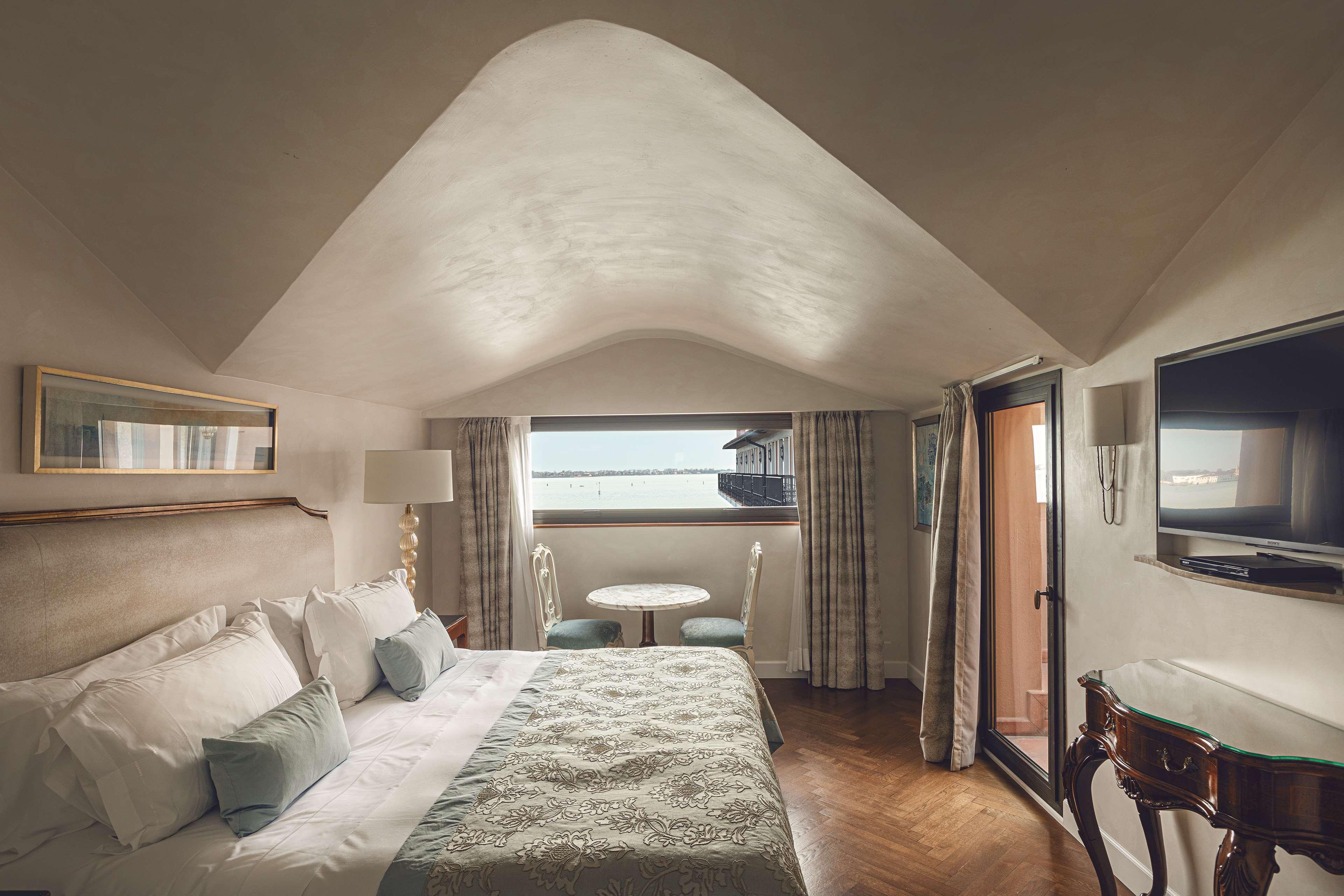 Junior Suite, Lagoon View, Balcony or Terrace