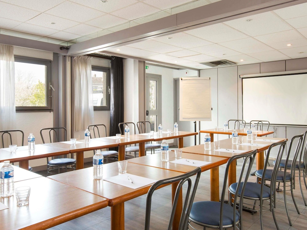 Hotel Ibis Budget de Fresnes 40/51