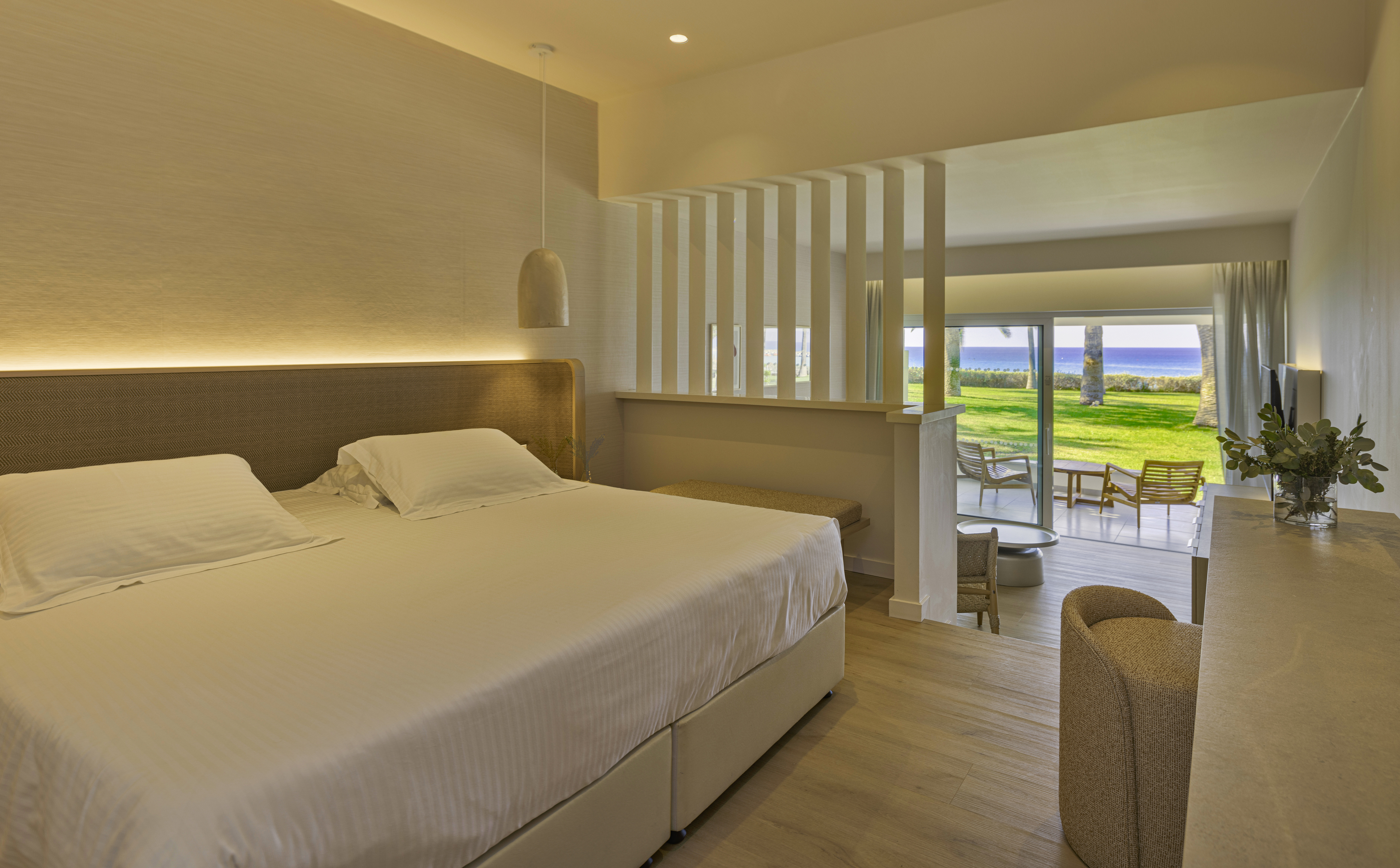 BEACH, SUITE, SEA VIEW