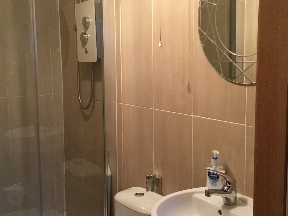 Lakeview Guest House 37/38