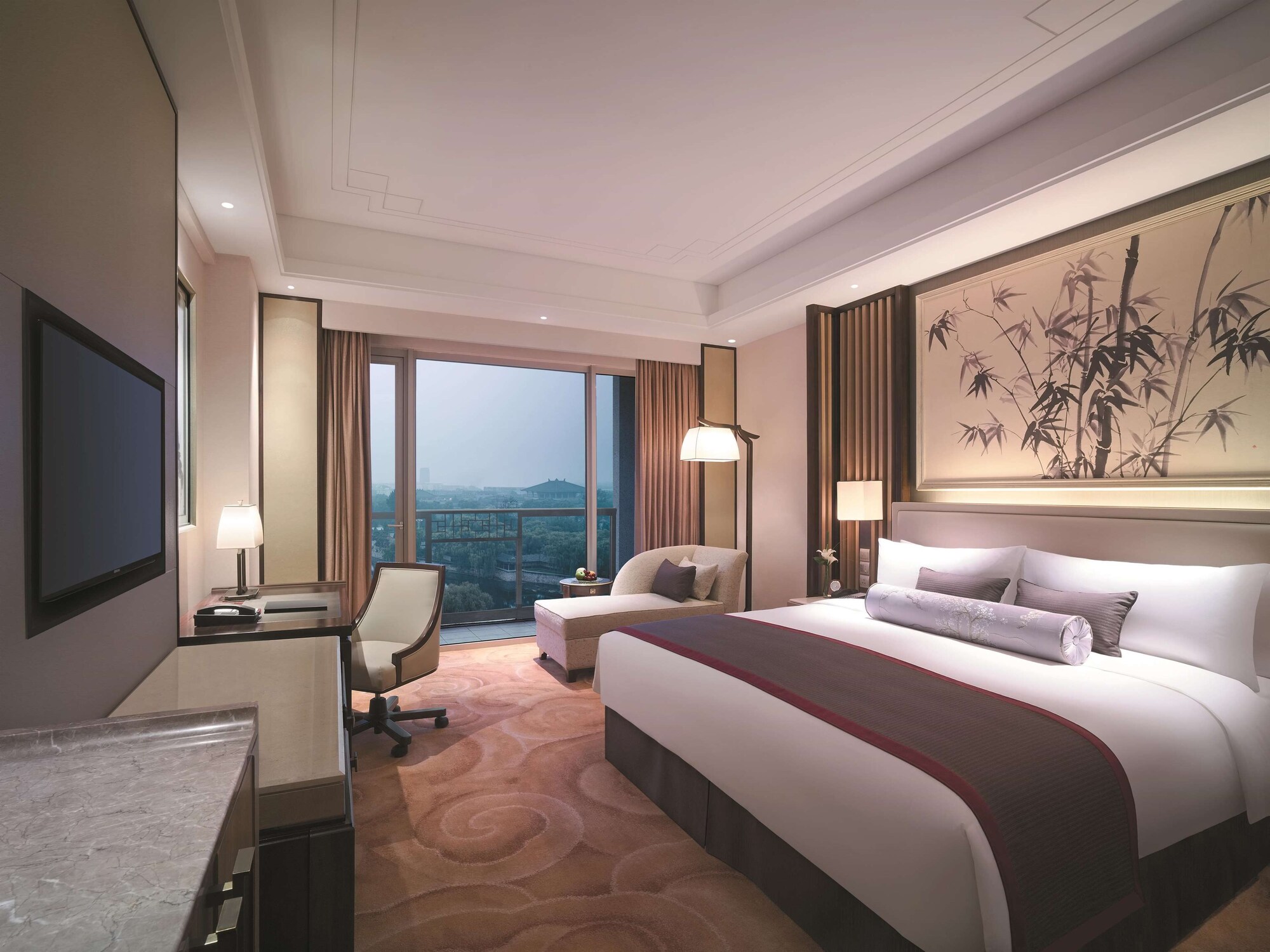 Horizon, Club, King Bed, River View