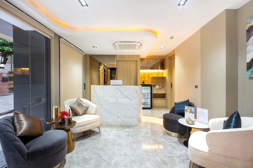 Aquila Hotel Bangkok 12/19