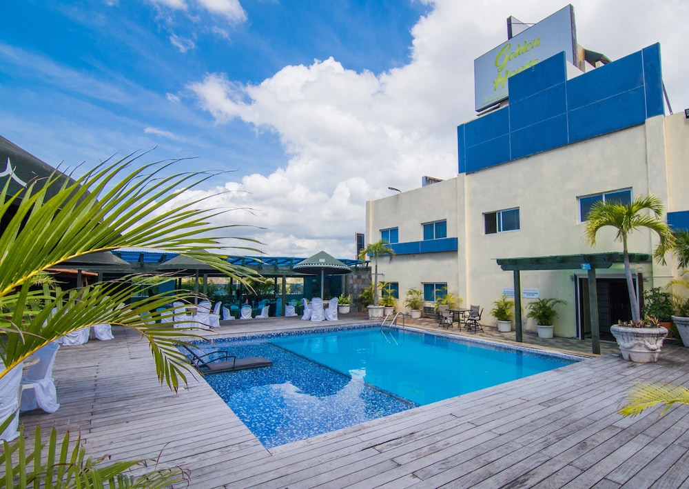 Golden House Hotel & Restaurant 36/38