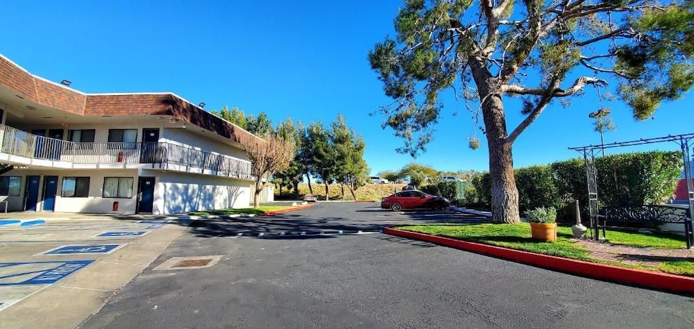 Motel6 Palmdale, CA 49/60