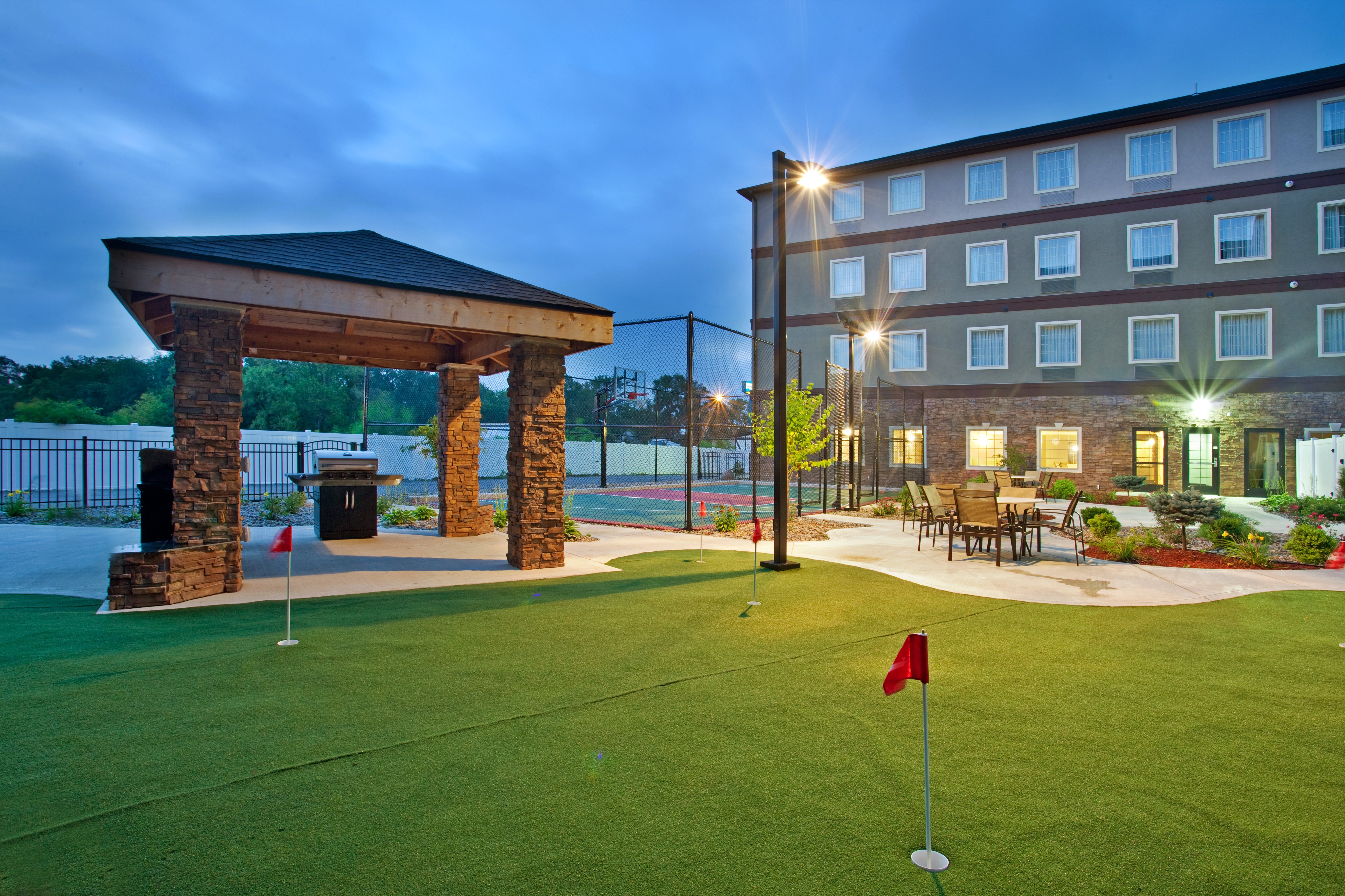 Staybridge Suites Elkhart North 52/55