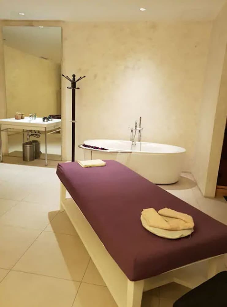 Azure Luxury Beach Suites By Vacationsph 14/50