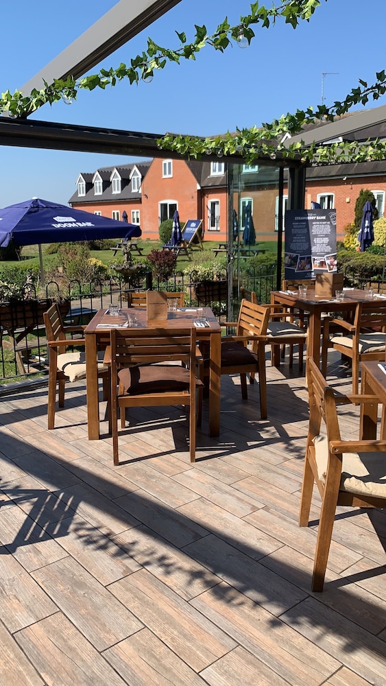 Strawberry Bank Hotel, NEC 36/47