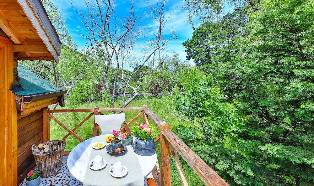 Tranquilla River Lodge - Adults Only 36/50