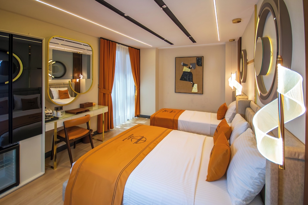 Elysian Airport Hotel & Restaurant 3/50
