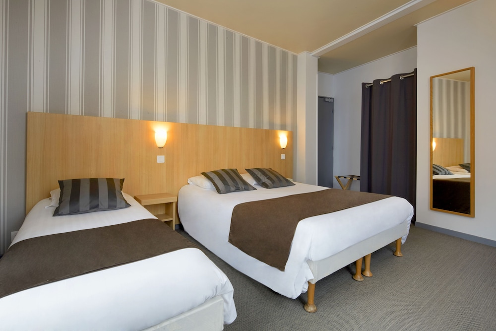 Hotel Paris Villette 24/45