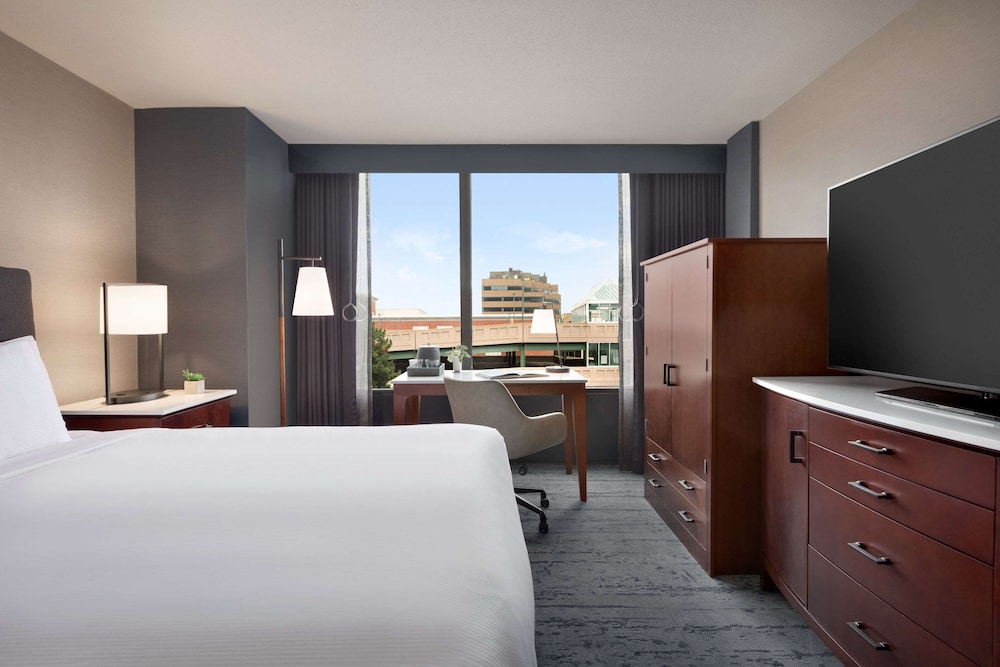 Hotel Champlain Burlington, Curio Collection by Hilton 21/77