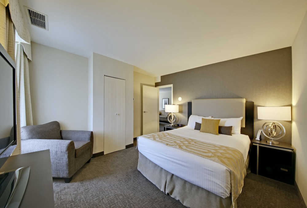 2 Bedrooms, Coast, Premium, Suite, 3 Beds, 2 Queen Beds, Sofa