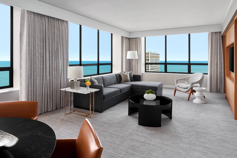 THE RITZ-CARLTON CHICAGO 23/42