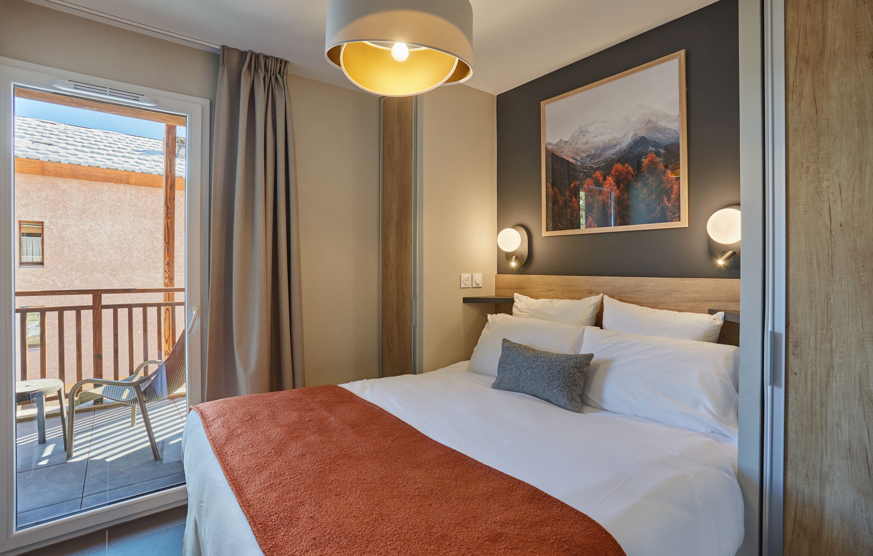 3 Bedrooms, Apartment