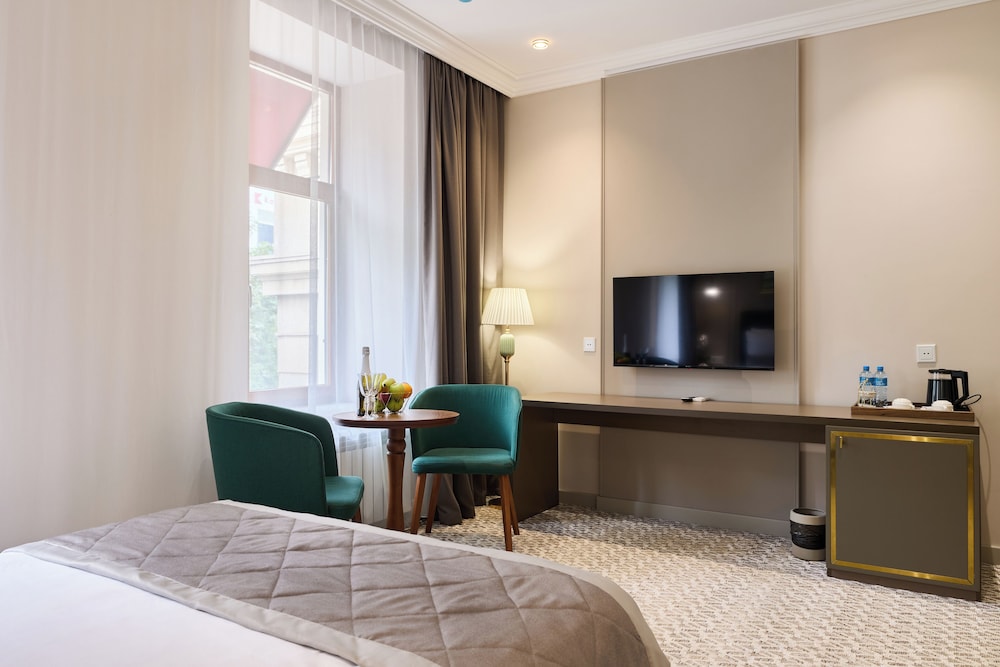 Maestro Address Hotel 35/43