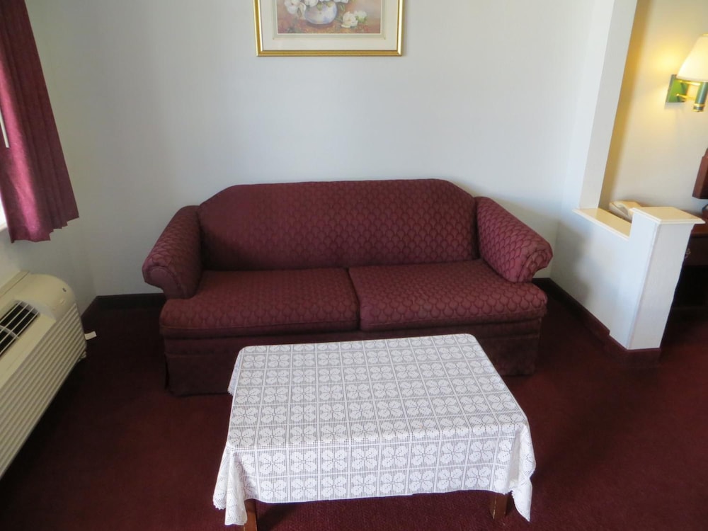 The Executive Inn Suites 34/67