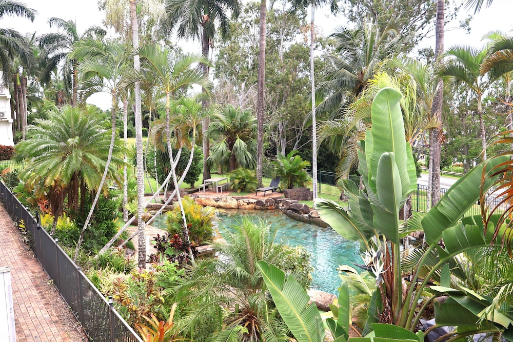 Colonial Palms Motor Inn 63/67