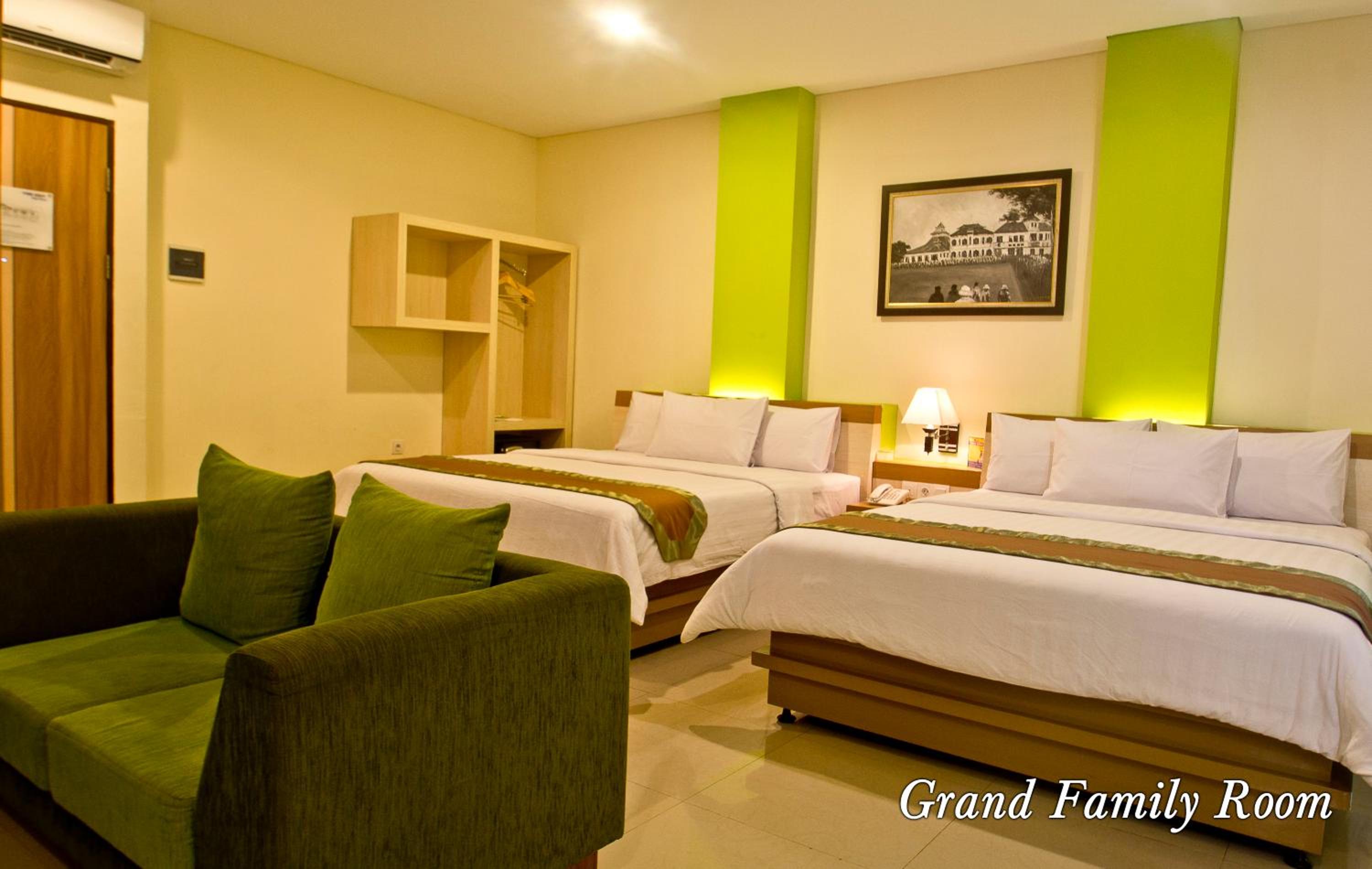 Grand, Family, De Batara Hotel 4/5