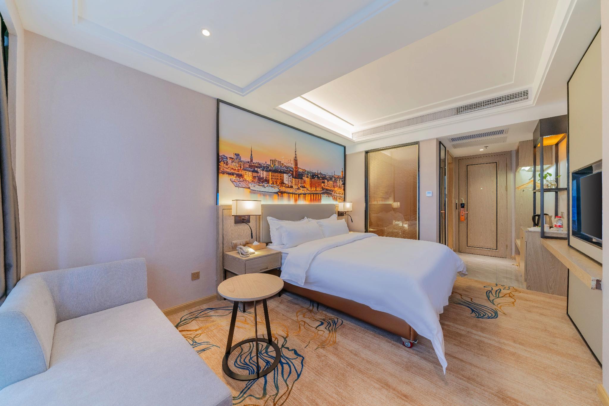 Vienna Hotel (Shantou Convention and Exhibition Center) 32/54