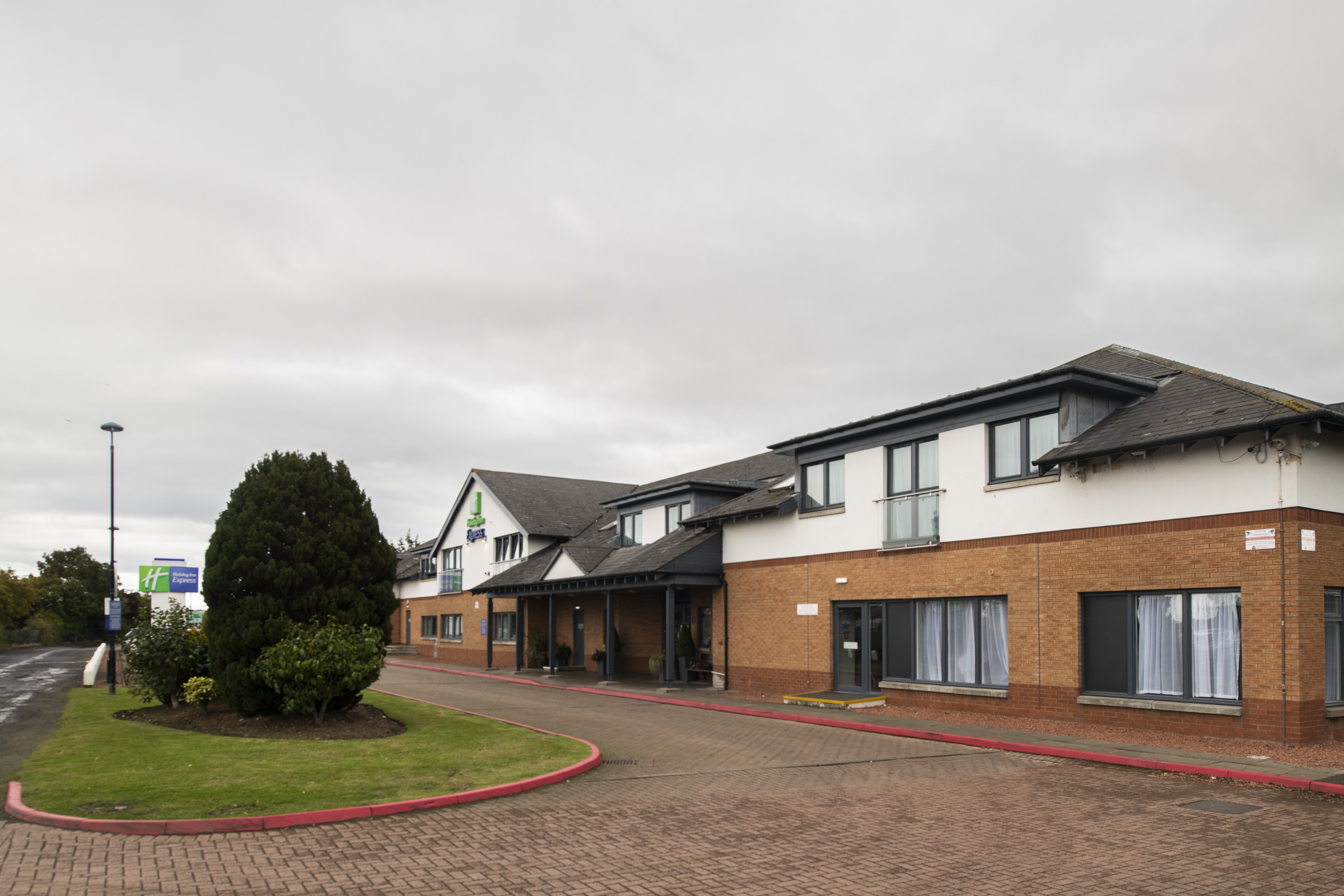 Holiday Inn Express Edinburgh Airport Ex Quality Edinburgh Airport 7/53