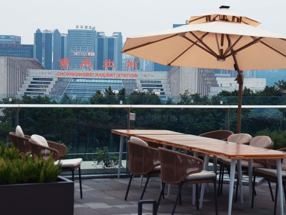Pullman Chongqing Xiyue 48/65