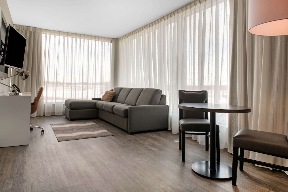 Wyndham Westfield 16/42