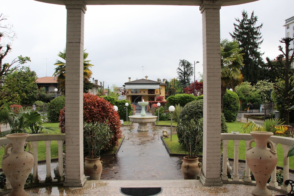 Park Hotel Villa Leon D Oro 56/60