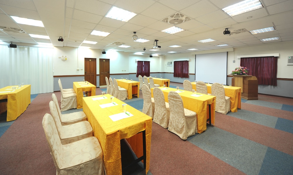 Kenting Holiday Hotel 21/25