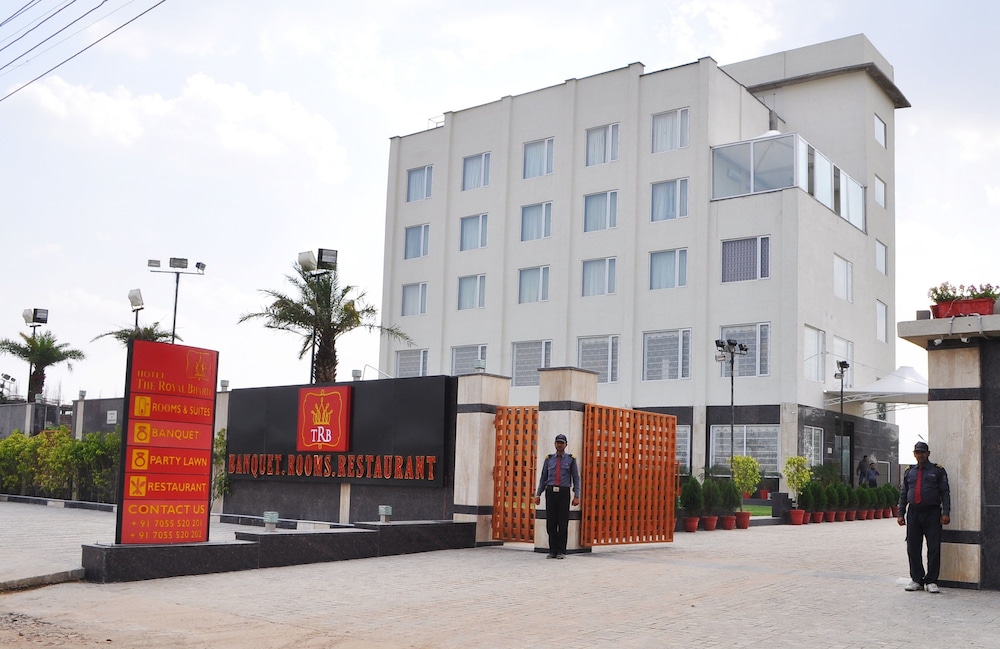 Hotel The Royal Bharti 32/38