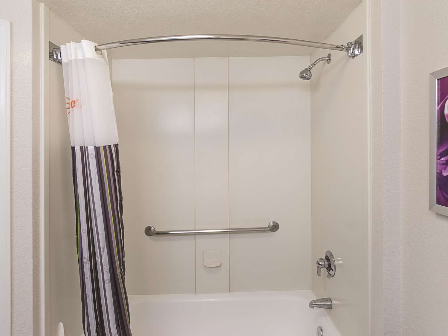 La Quinta Inn & Suites by Wyndham N Little Rock-McCain Mall 27/63