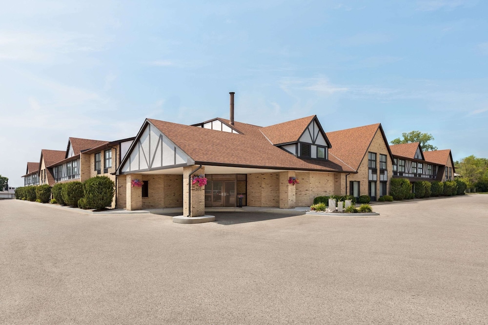 Days Inn by Wyndham Sarnia Harbourfront 7/59