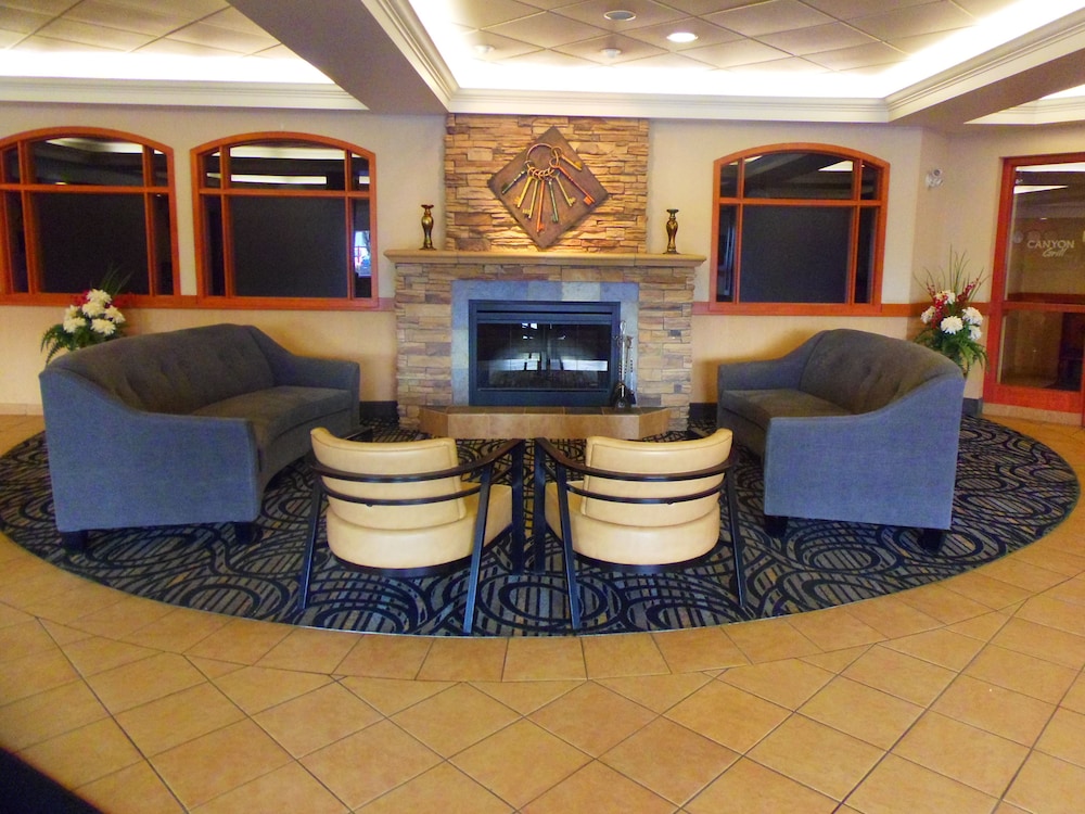 Rosslyn Inn & Suites, SureStay Collection by Best Western 35/48