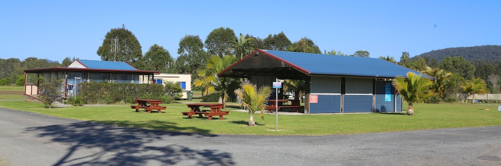 Stoney Park Holiday Park 3/34