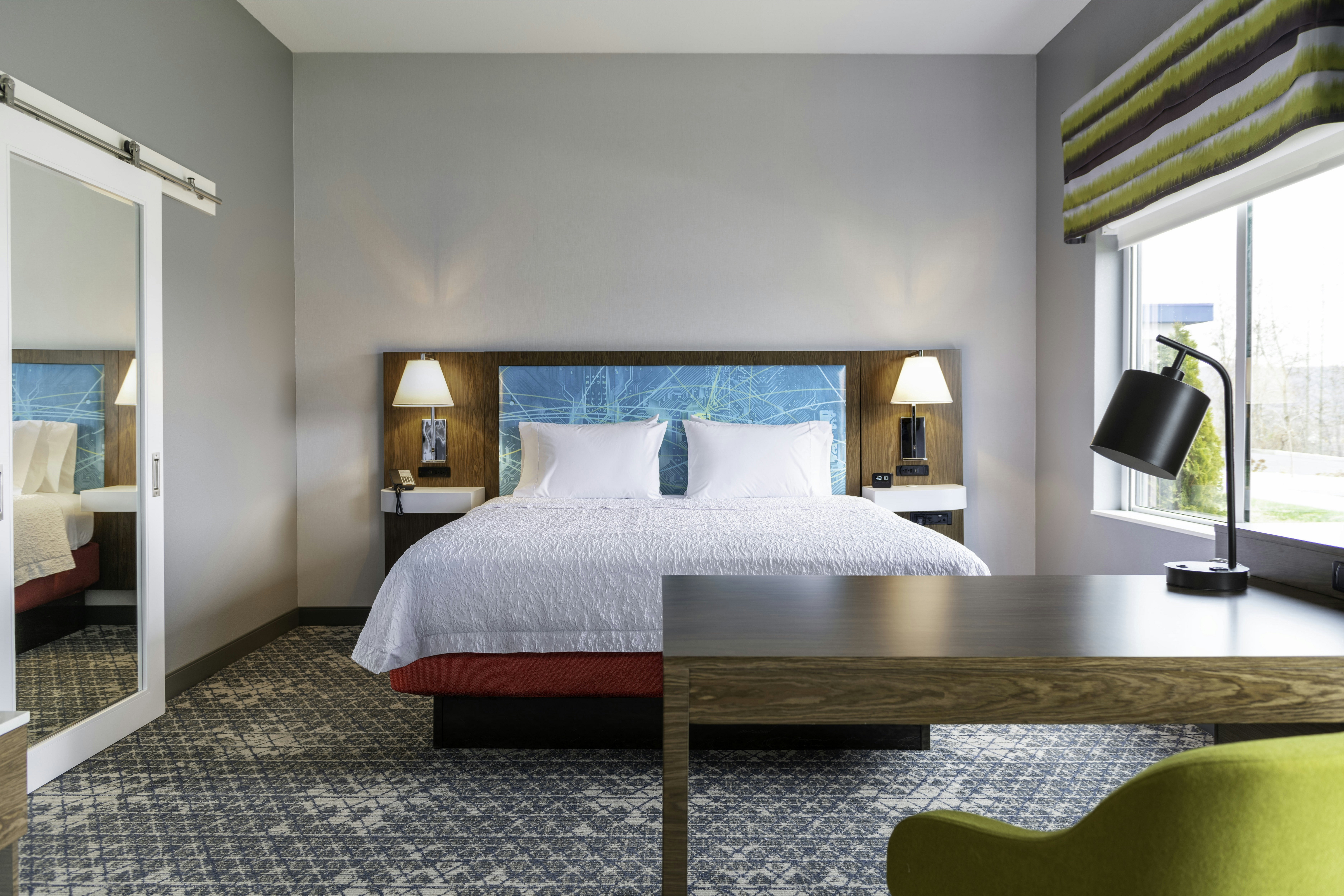 Studio, King Bed