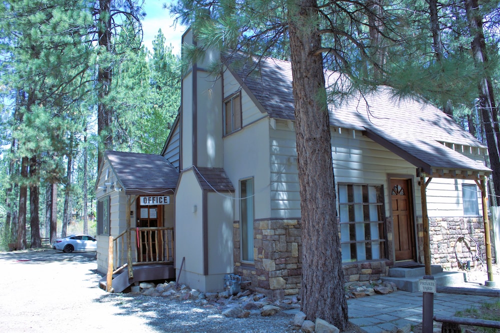 Goldmine Lodge 2/50