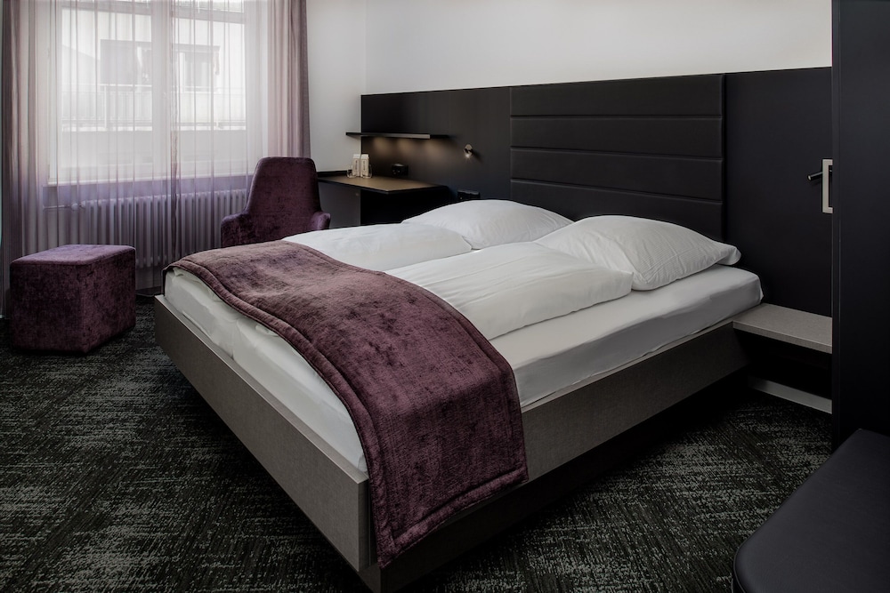 BOUTIQUE HOTEL SOCIETE 8/43