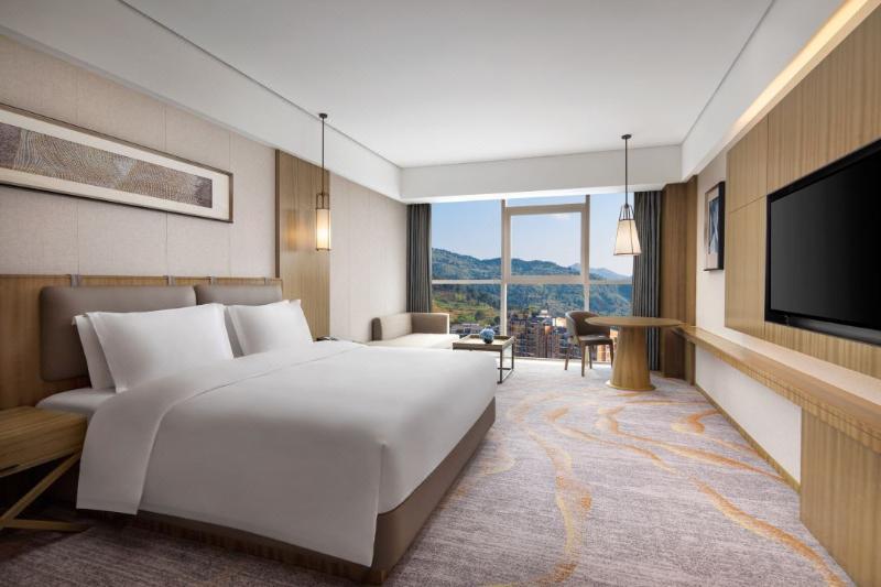 Executive, Suite