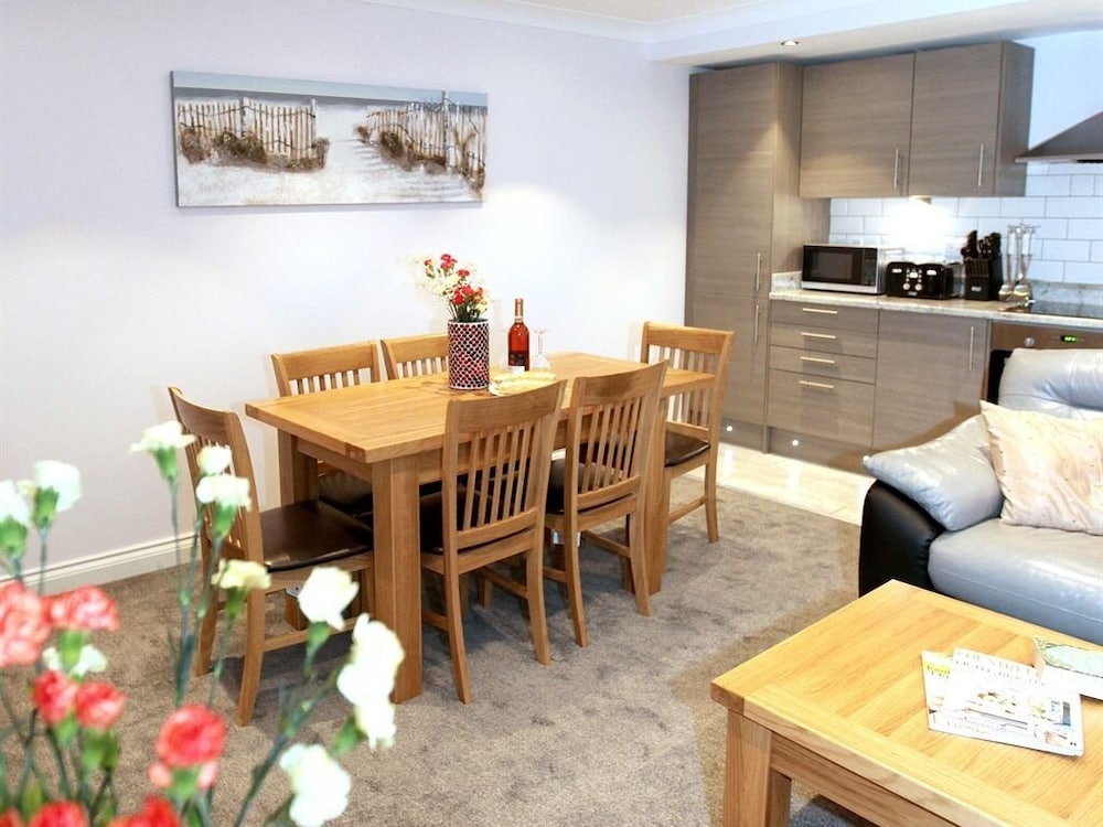 Austen's Luxury Apartments 32/50