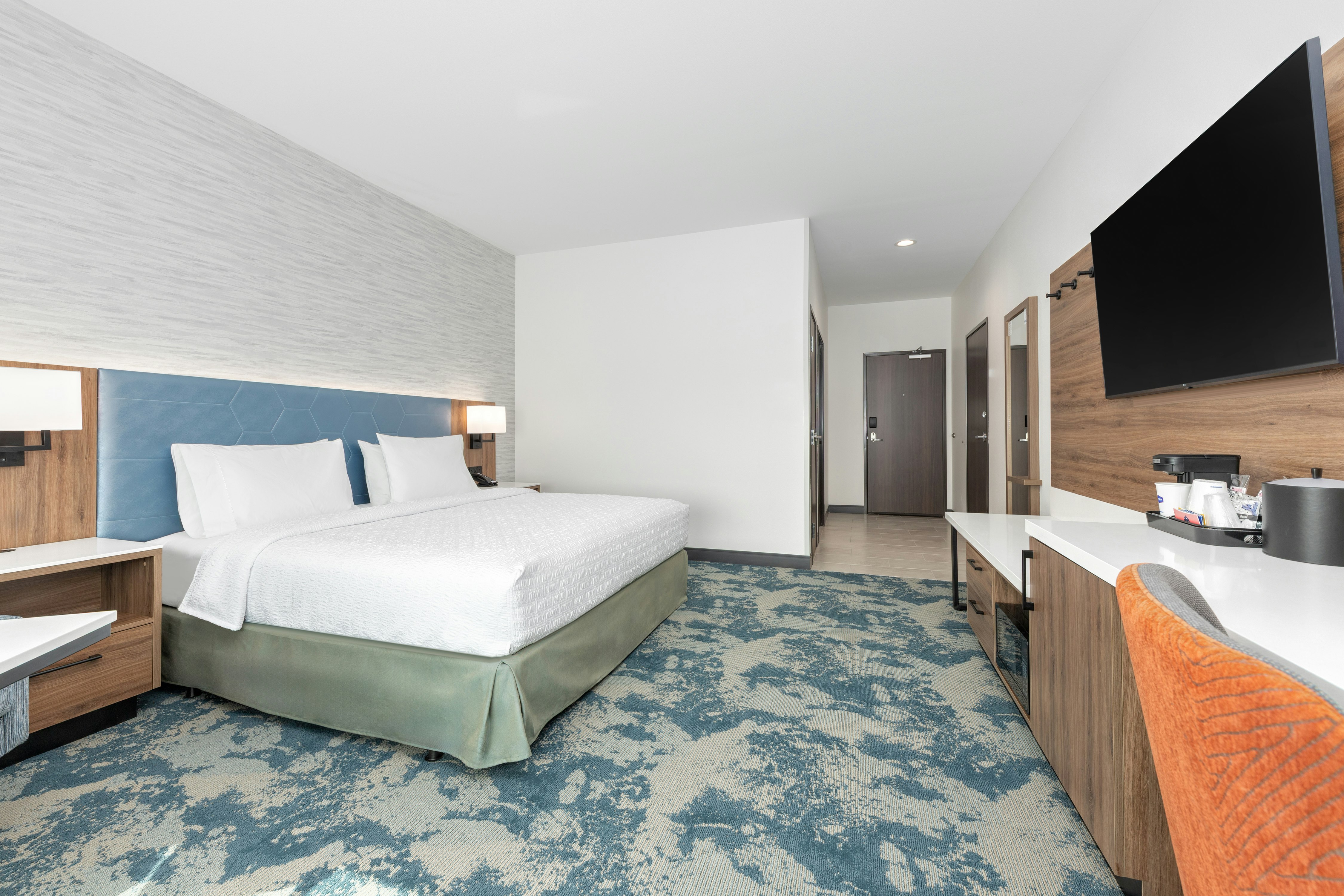 ROOM, KING BED