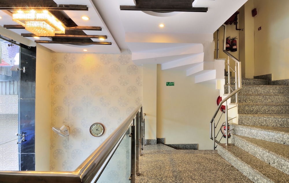 Hotel Gold Star Inn 7/36